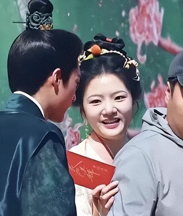任敏新剧开机现场照