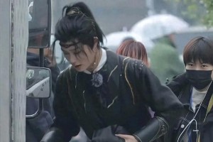 柯淳酒吧蹦迪引热议：演员如何平衡生活与事业？