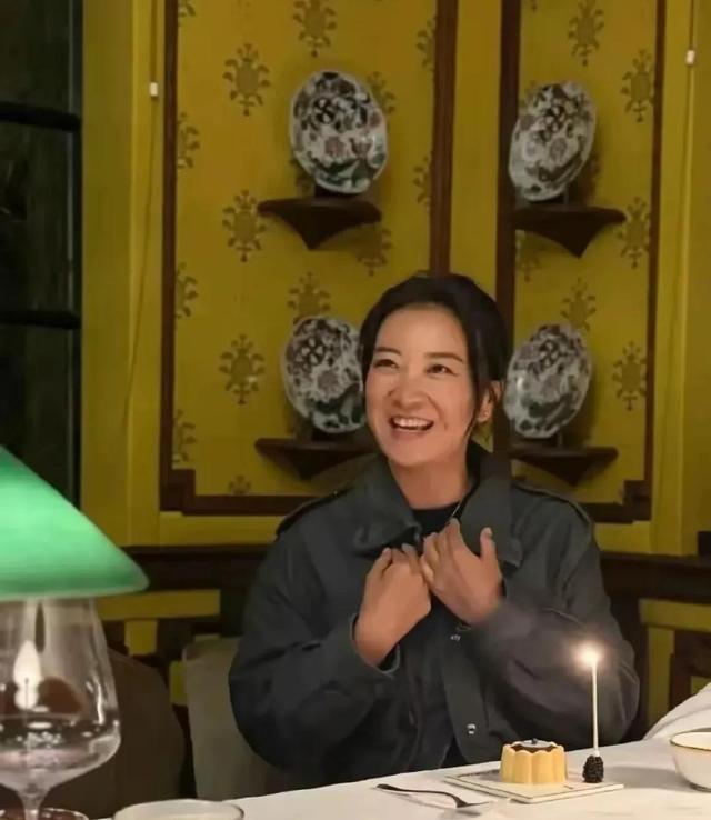 贾玲导演作品海报