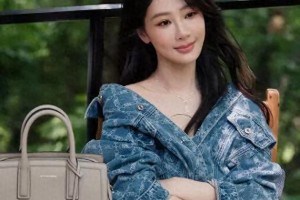 杨紫杭州龙井春日写真曝光，碎花裙展现天鹅颈