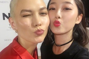 蒋梦婕冷白皮惊艳欧美 天生牛奶肌不化妆也发光