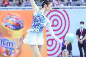 陈小纭击败张艺凡夺《超新星》艺术体操冠军